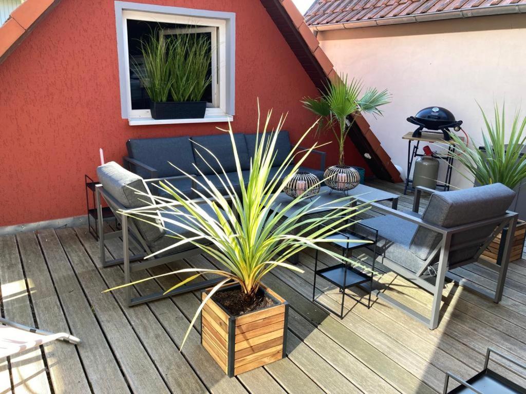 City Center Apartment: E-Bike Friendly with Südterrasse Neubrandenburg Exterior photo