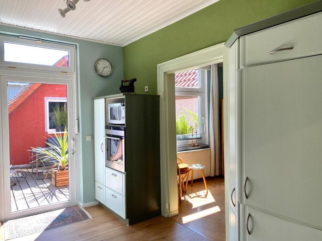 City Center Apartment: E-Bike Friendly with Südterrasse Neubrandenburg Exterior photo
